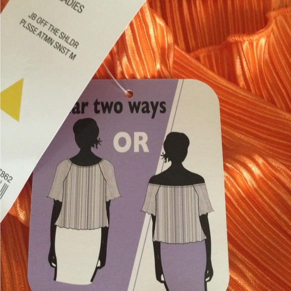 Womens just be off the shoulder blouse. New med . - Picture 6 of 7